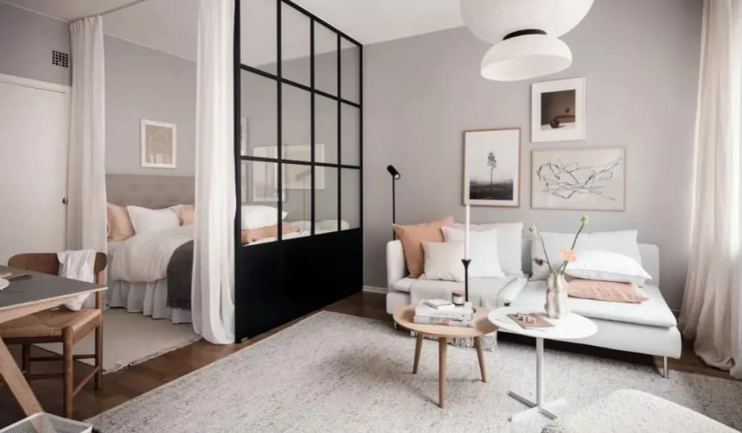 Jak połączyć salon z sypialnią bez utraty prywatności i stylu – praktyczne porady