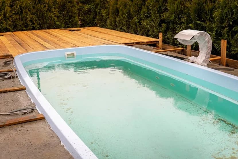 Jak samodzielnie zrobić jacuzzi w domu – krok po kroku, materiały i porady