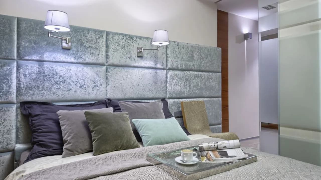 Jak ozdobić ścianę nad łóżkiem w sypialni - 10 kreatywnych pomysłów