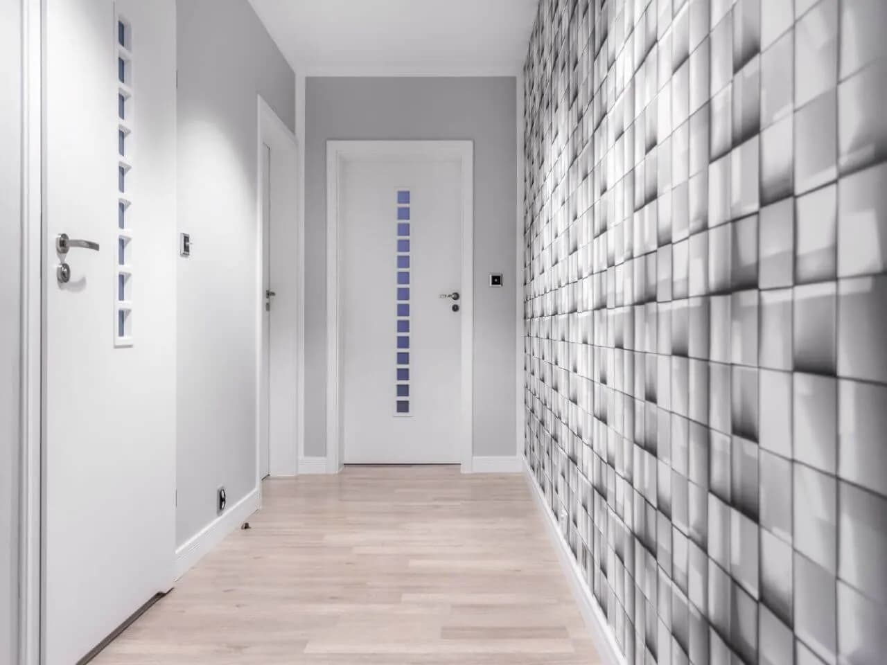 Jak wybrać idealną tapetę do wąskiego przedpokoju, która powiększy przestrzeń?